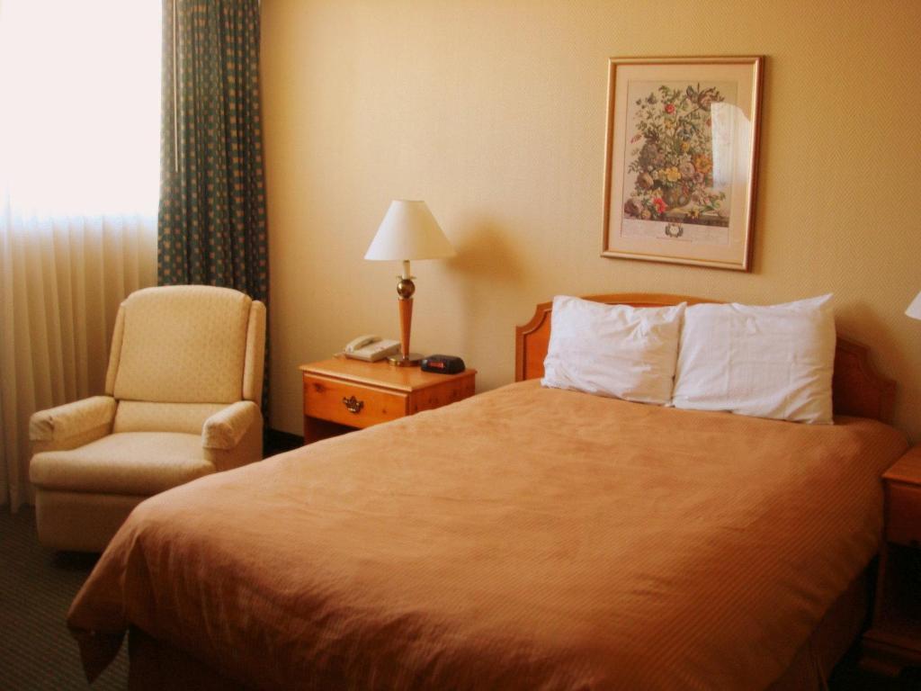 Carol Hotel Omaha Room photo
